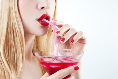 woman-drinking-red-cocktail-horiz_ceuyxz