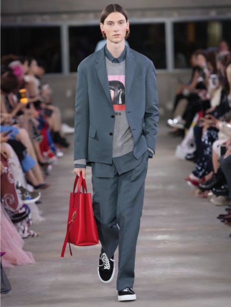 064 Valentino Pre Fall 19 b
