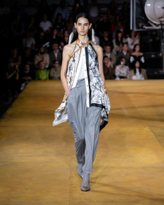 Burberry Spring_Summer 2020 Collection - Look 12