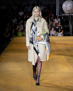 Burberry Spring_Summer 2020 Collection - Look 18