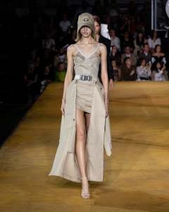 Burberry Spring_Summer 2020 Collection - Look 52
