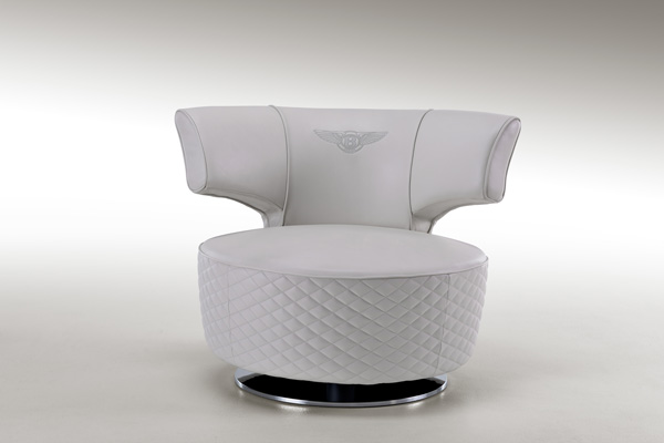 BE-Bull-Armchair-front