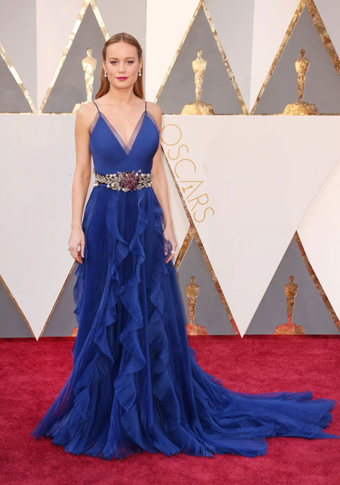 Оскар одежда. Brie Larson Oscar 2016. Brie Larson Red Carpet. Оскар платья.