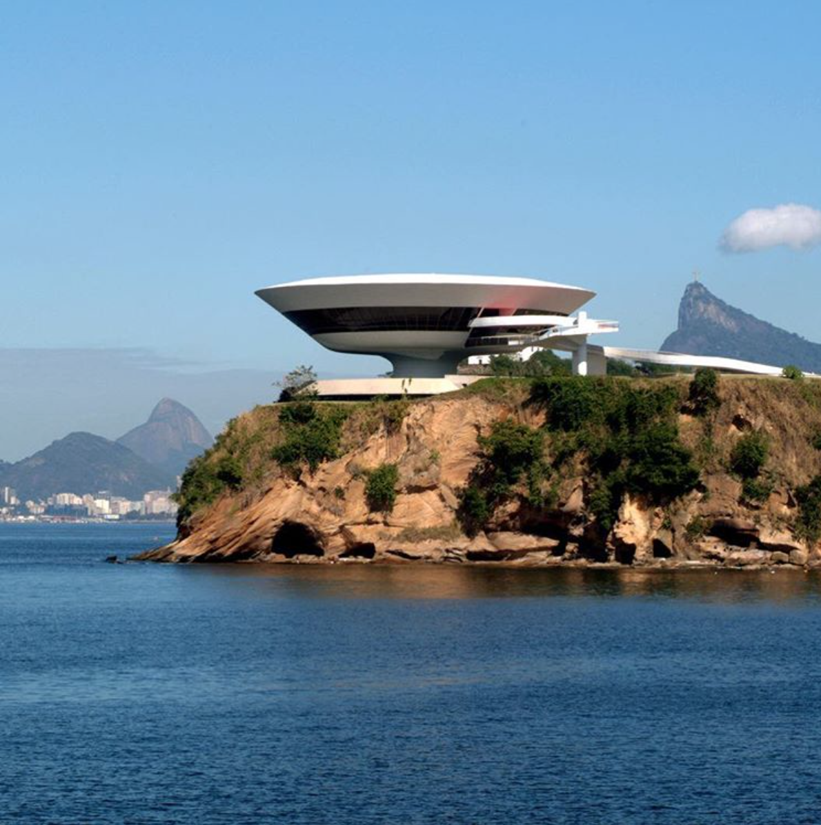 Louis Vuitton In Rio For Resort 2017