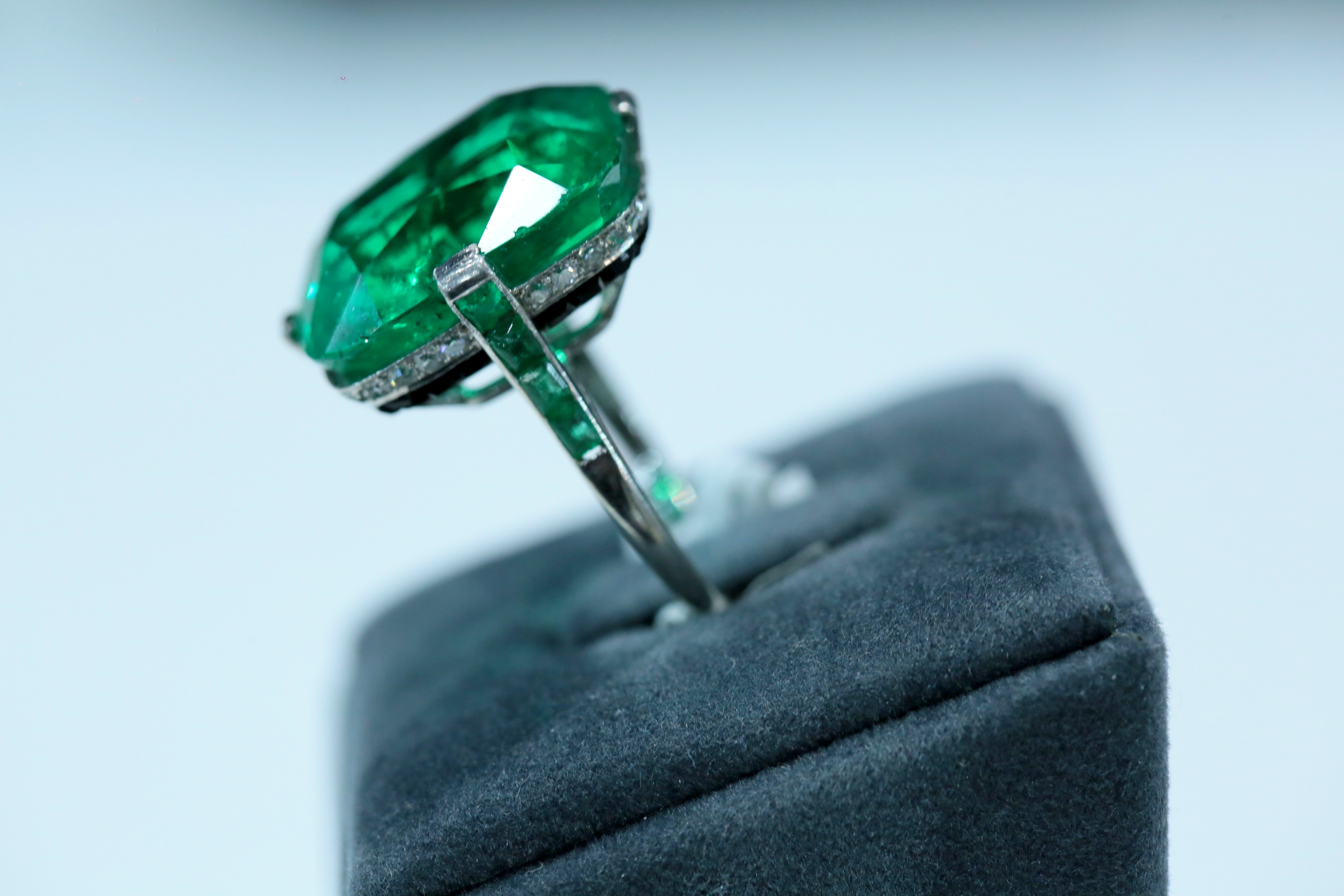 Cartier Art Deco emerald ring with diamond and black onyx mounting from 1920