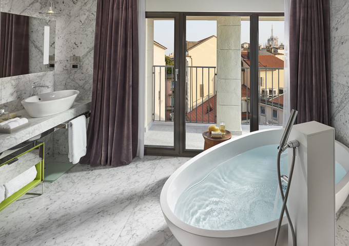 milan-room-mandarin-bathroom-02