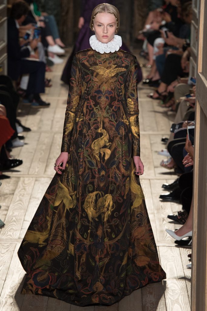 A poetic collection at Valentino haute couture fall - Magazine