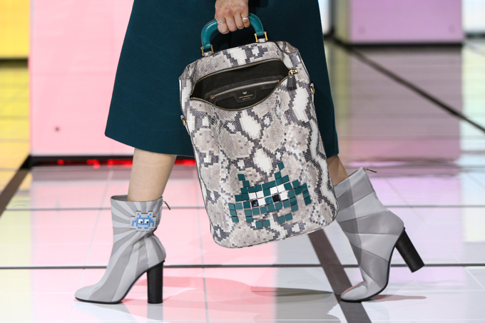 aw16-anyahindmarch-5175-km