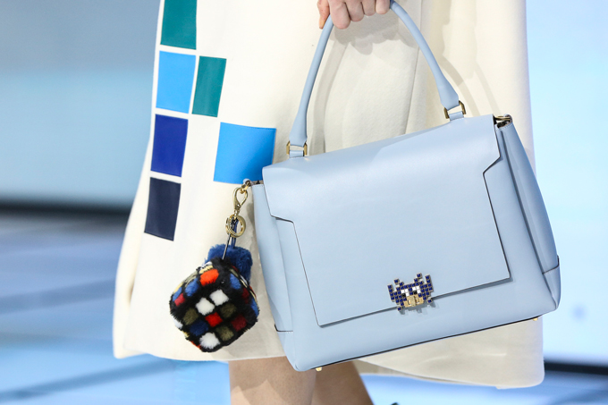 aw16-anyahindmarch-5490-km