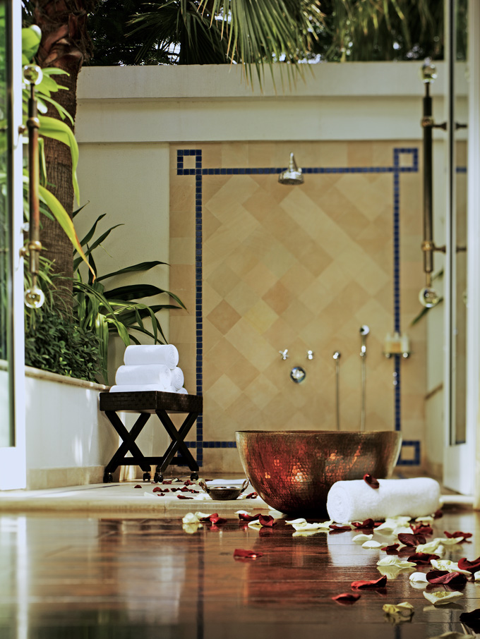 Amara-Spa-Outdoor-Rainshower