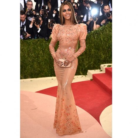 2016 theme: Manus x Machina – fashion in an age of technology