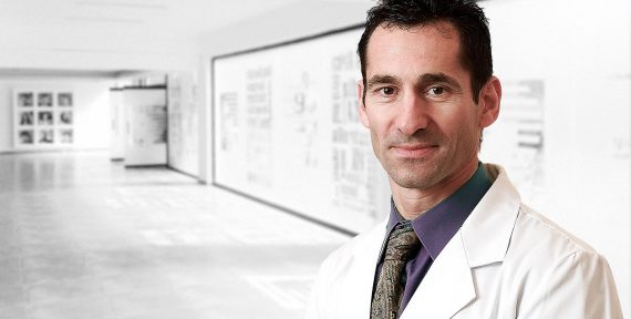 Advice from a world expert: Ten top tips for keeping hair healthy in our desert climate