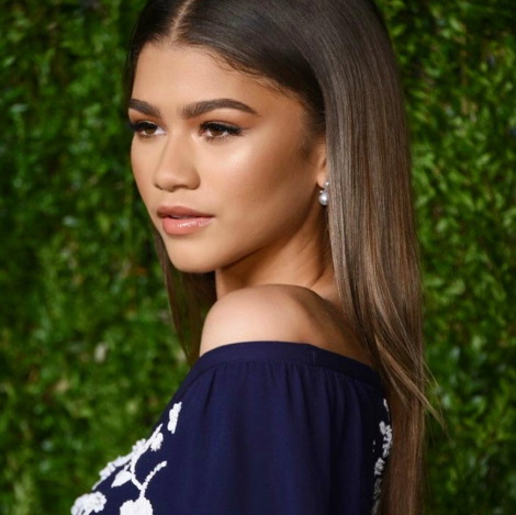 7.Zendaya Nov 2016 aeworld.com