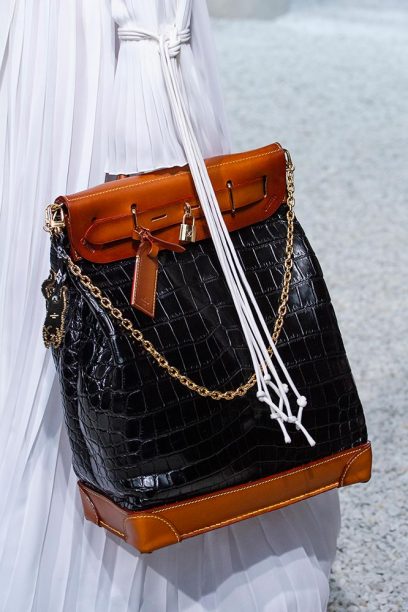 Louis Vuitton on X: #LVCruise 2019 by @TWNGhesquiere Handbags