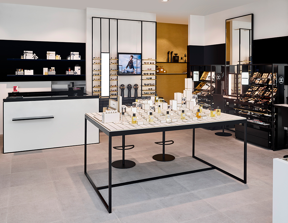 Inside Chanel S First Beauty Boutique In The Middle East A E