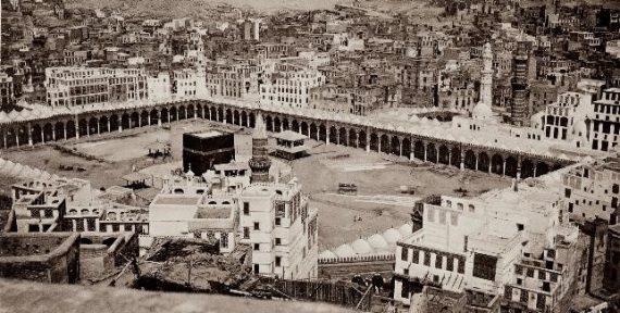 Muhammad Sadiq Bey (1822 – 1902). View of the Holy Shrine and the City of Mecca, Saudi Arabia, 1881. Photographic print. Paris, Bibliothèque nationale de France, Rare Books Reserve. CREDIT: Bibliothèque nationale de France, Paris