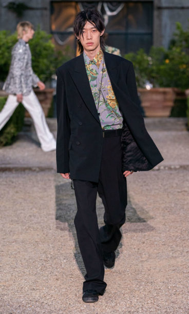 Givenchy Men SS20: Inside Clare Waight Keller's First Solo Menswear  Collection for the Fashion House - A&E Magazine