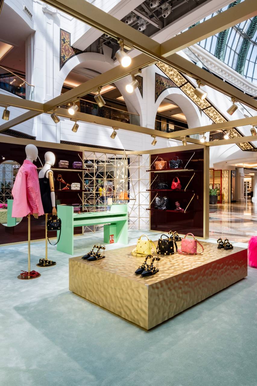Visit Valentino’s Popup Boutiques in Dubai For Special Events and Exclusive Designs A&E Magazine