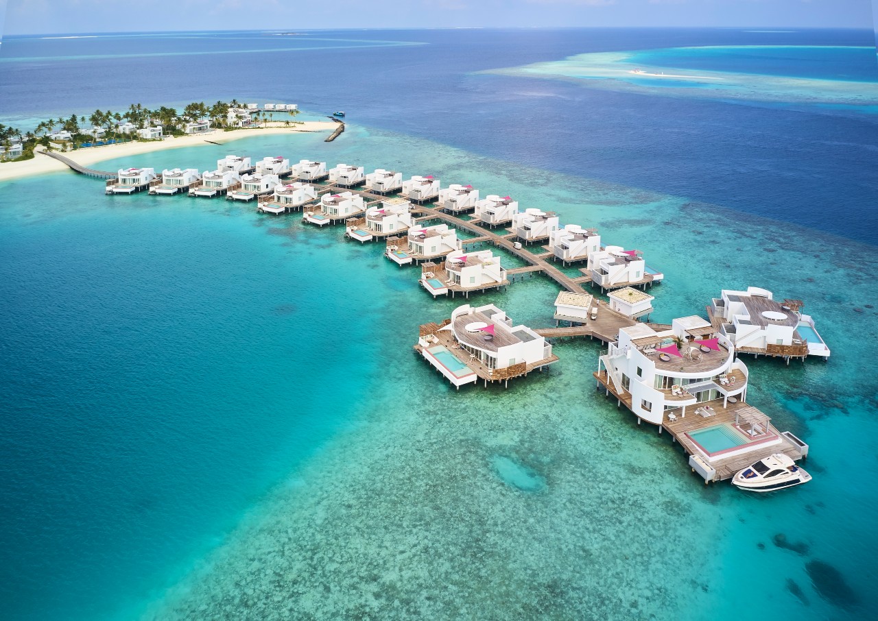 hvis At accelerere Niende Escape to Paradise: We discover Stylish Maldivian Resort LUX* North Malé  Atoll - A&E Magazine
