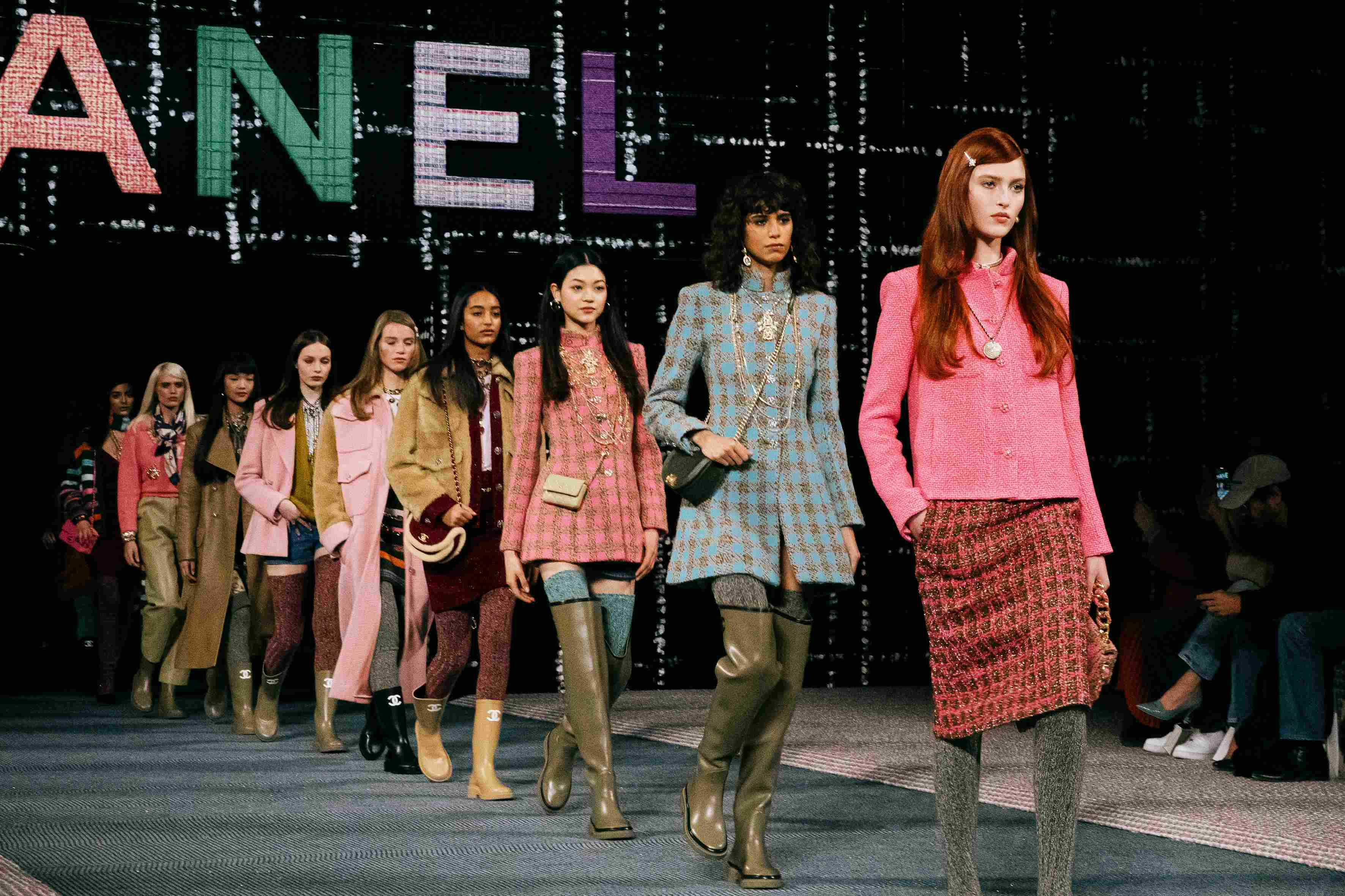 It's a Tweed Affair for CHANEL's Spring-Summer 2023 Haute Couture Collection  – The Laterals
