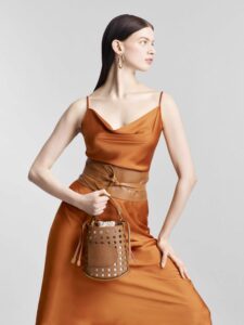 A new Delvaux boutique in the Dubai Mall. The iconic leather goods land in  the Middle East with an unprecedented aesthetic of elegance - designonweb -  arkitectureonweb