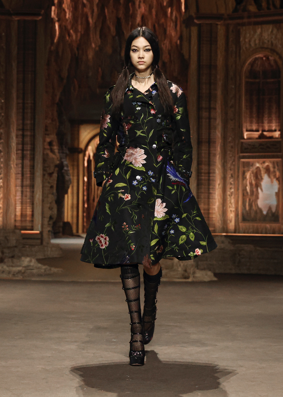 Balenciaga Spring 2023 Ready-to-Wear Collection