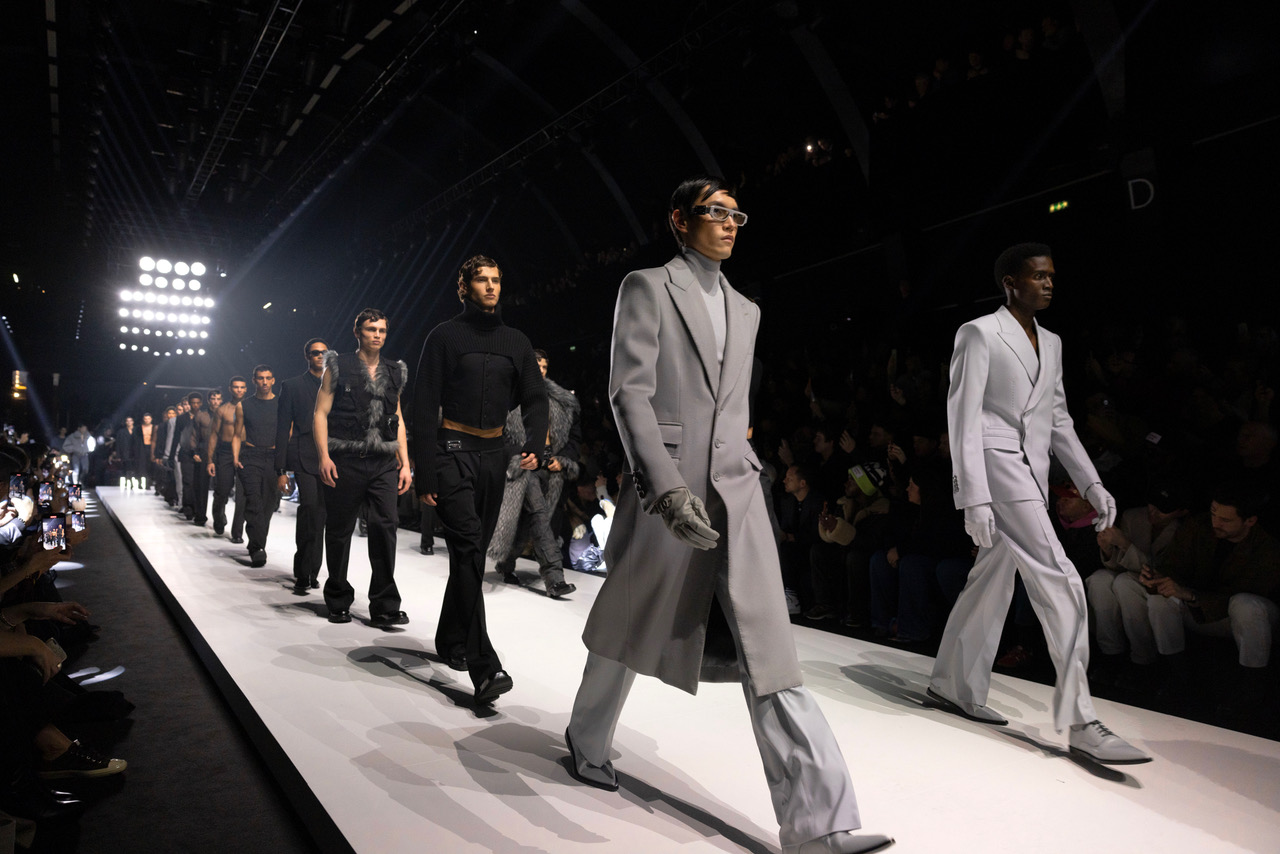 Men's Fashion Weeks Fall/Winter 2022-2023 explore the tension