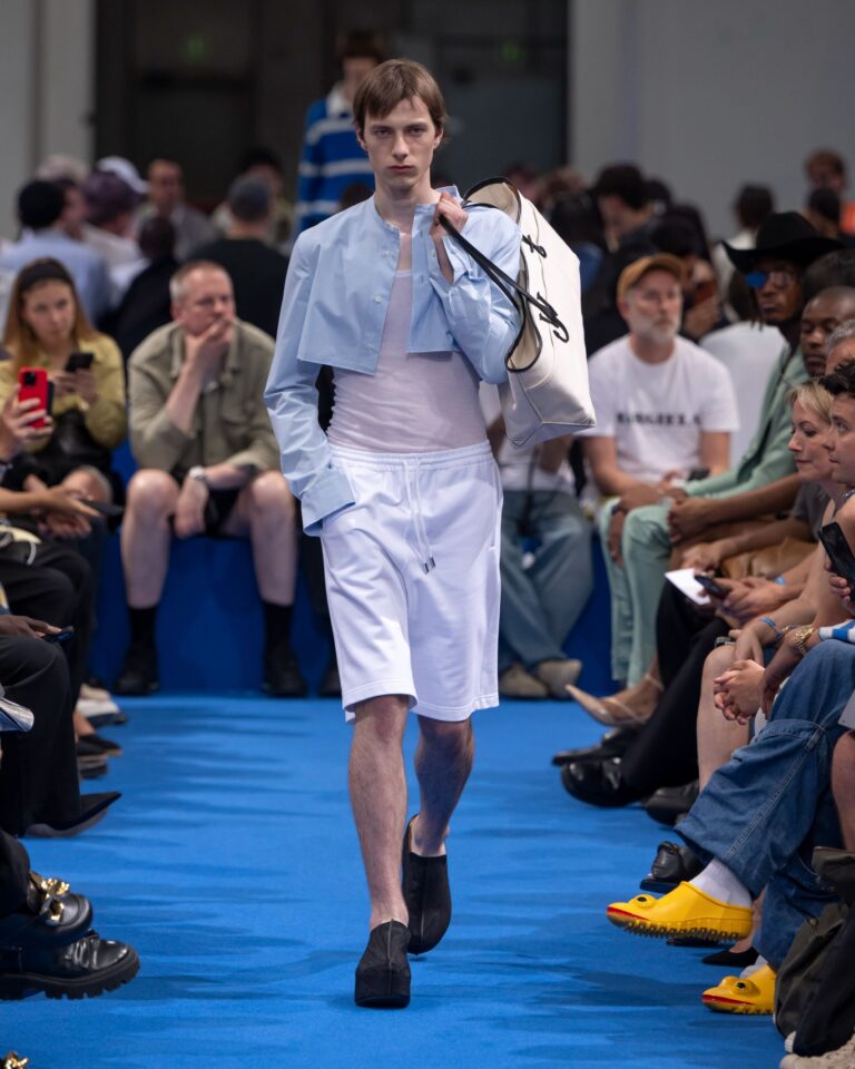 JW Anderson Celebrates Fluidity And Avant-Garde Style At Milan Fashion ...