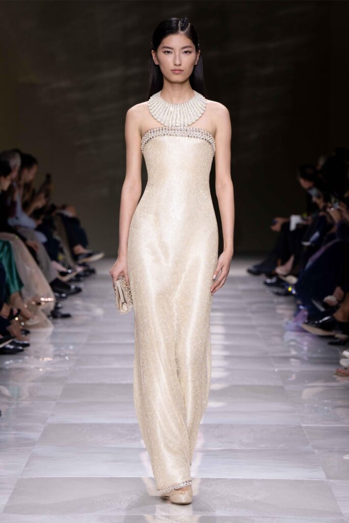 Haute Couture Armani Evening Dresses 2021 Sfilata Emporio Runway Sandali  Armani 2022 Giorgio Armani Is Inspired By Pearls For Haute Couture FW24/